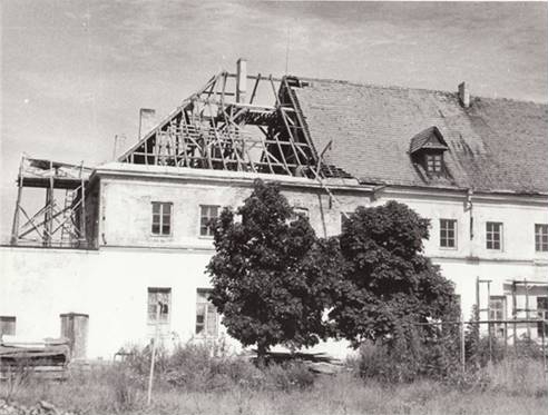 Фасадна сторона палацу кн. Любомирських - 1993