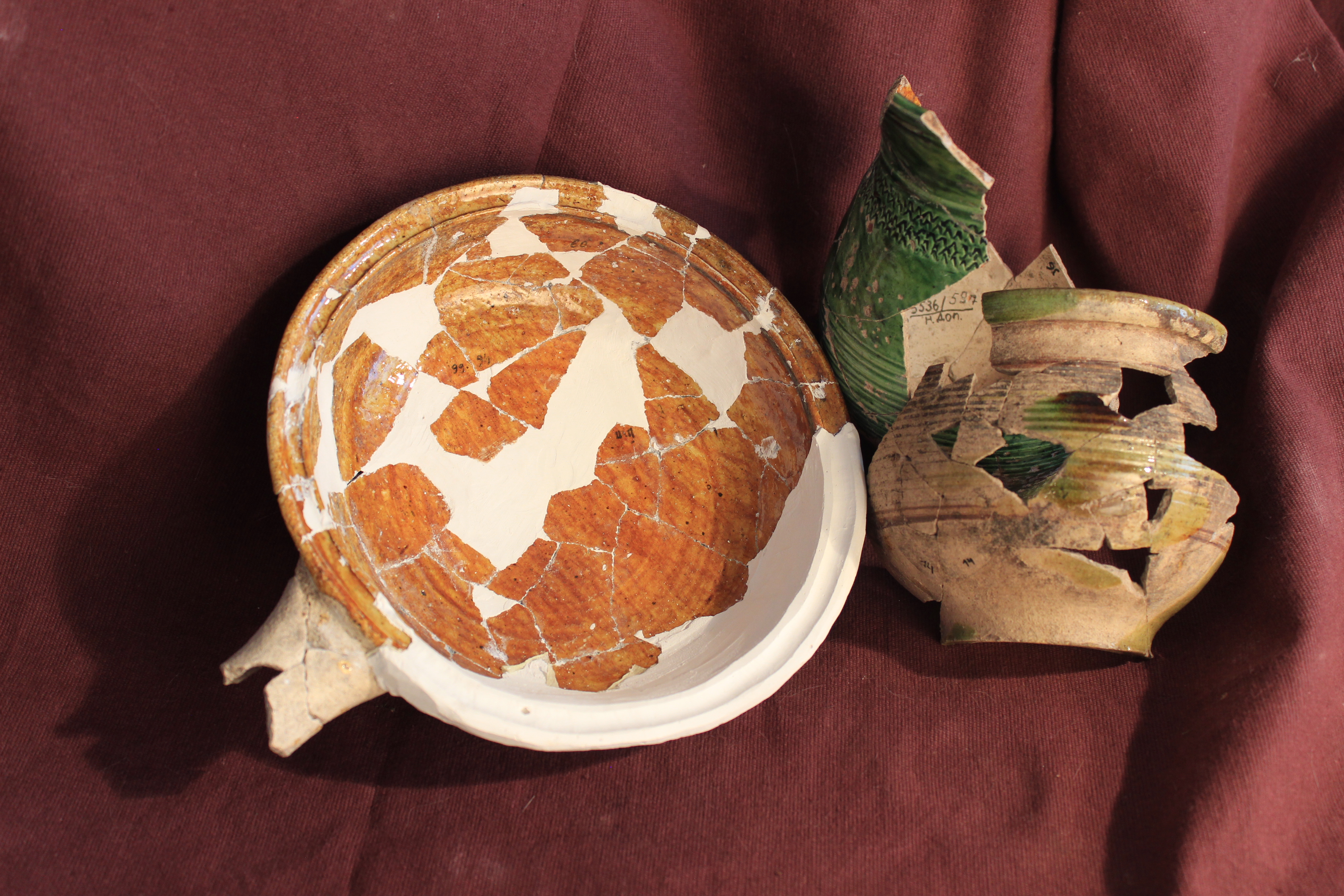 Frying pan, jar and pot of the first half of the XVII century.