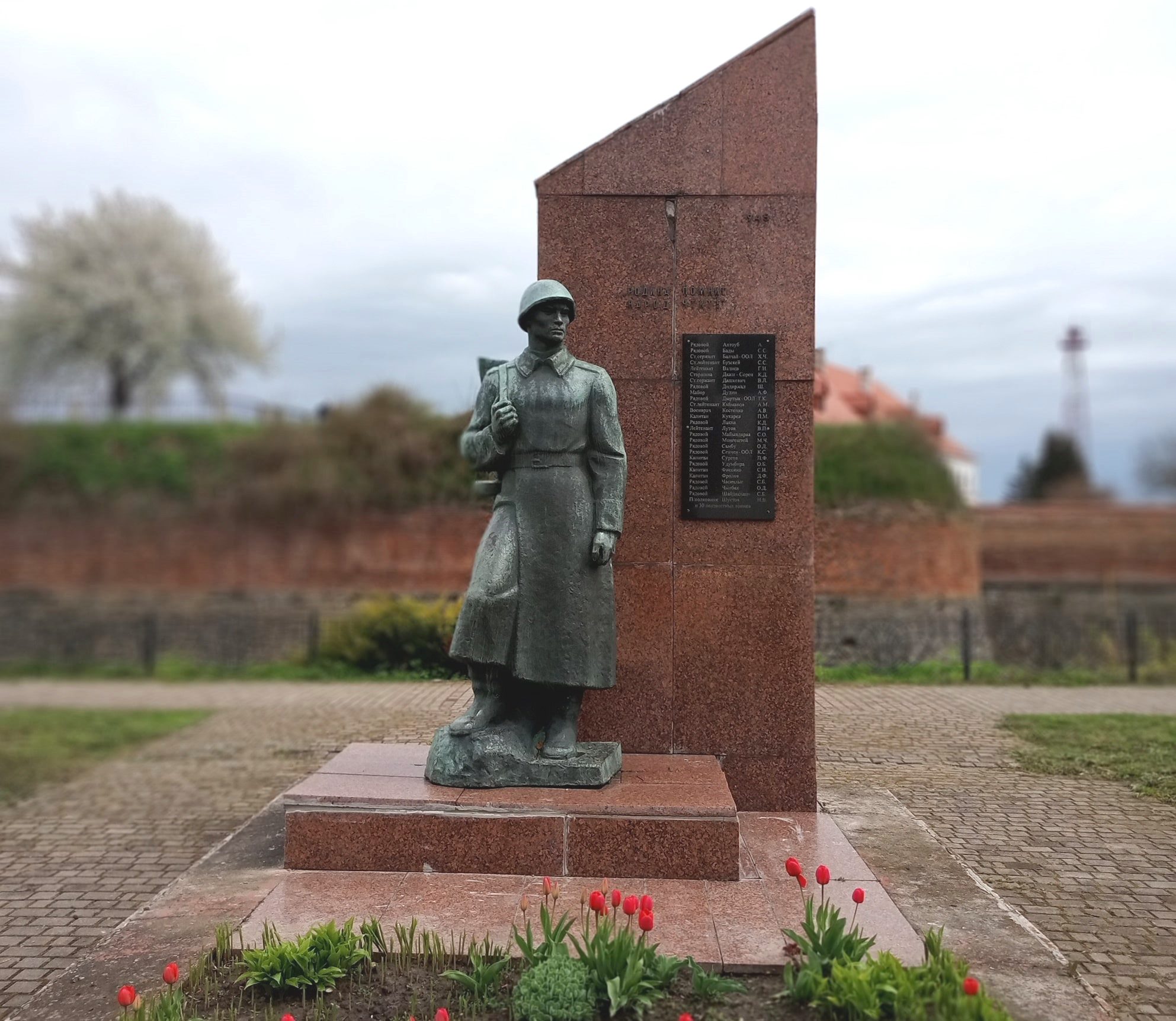 Памятник солдату 